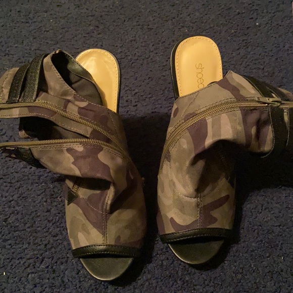 Camo Slingback Heels - Picture 1 of 4